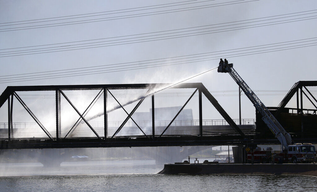 APTOPIX Train Derailment Arizona
